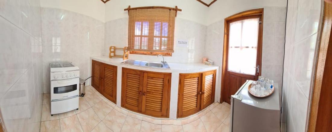 Chez Lester Baie Sainte-Anne Extérieur photo