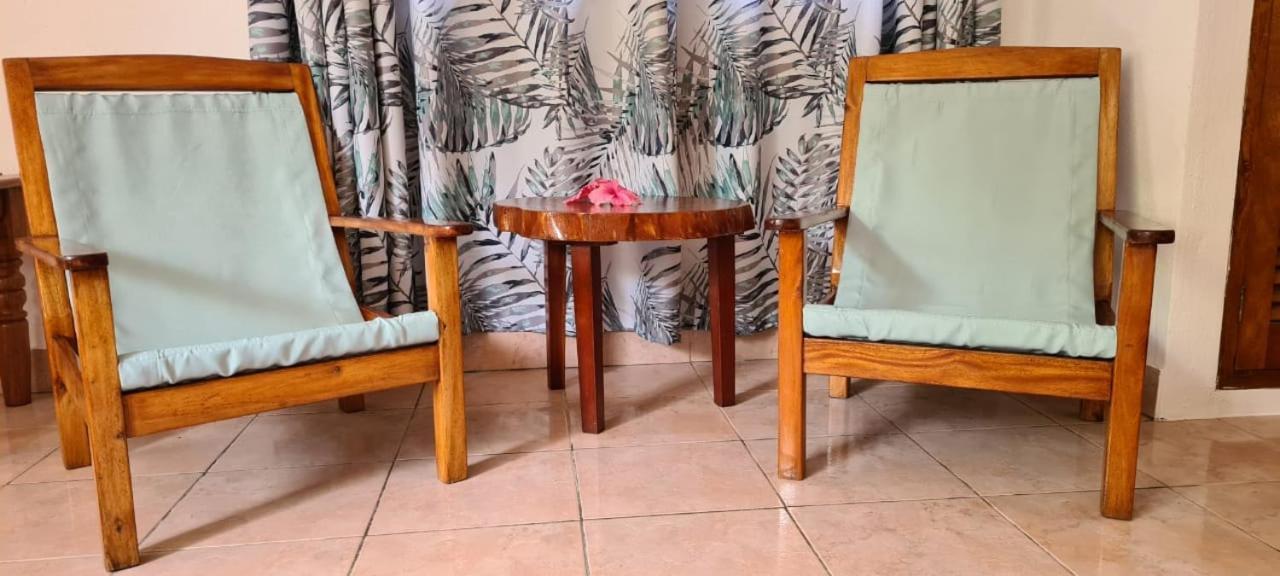 Chez Lester Baie Sainte-Anne Extérieur photo